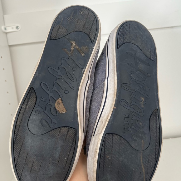 Tommy Hilfiger Gray Canvas Sneakers with Brown Accents - Picture 6 of 6